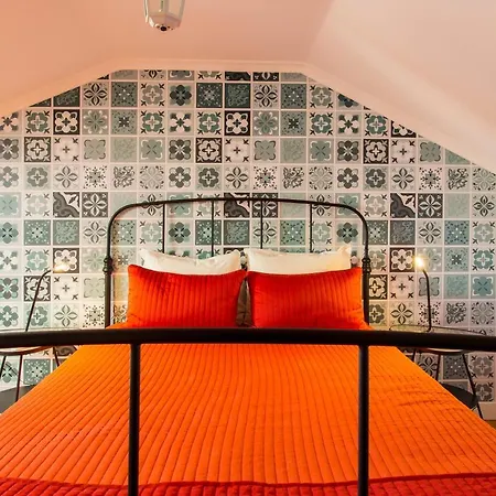 Altido Urban 1-bed Flat With Workspace, Moments From Avenida Da Liberdade *