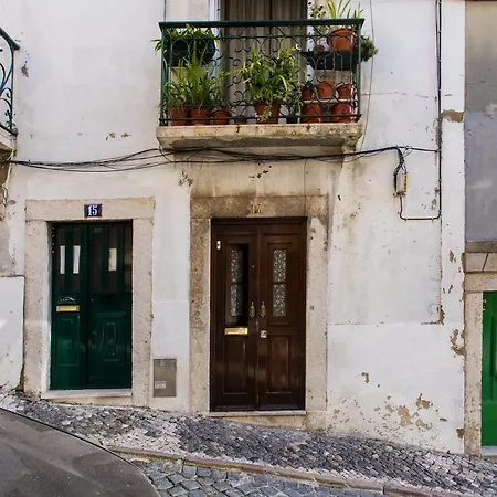 Altido Urban 1-bed Flat With Workspace, Moments From Avenida Da Liberdade Lisbon